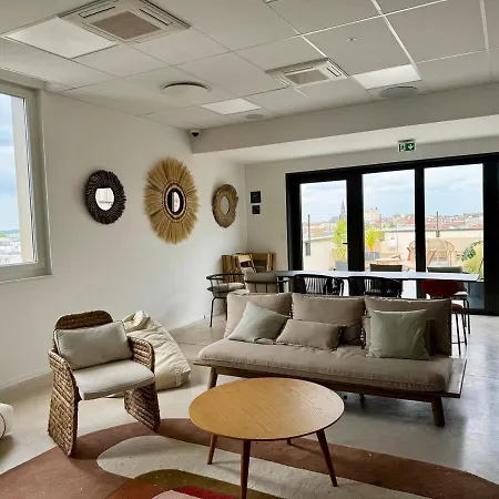 Apartment We Live Sharies B303 *